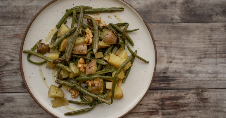 Haricots verts, pommes de terre, comté et noix