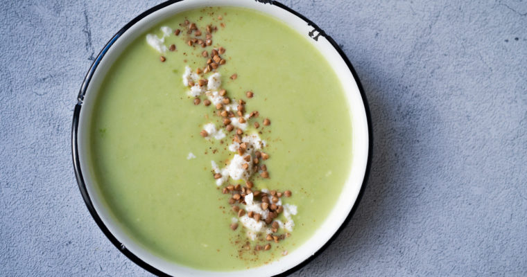 Gaspacho petits pois, chèvre et sarrasin