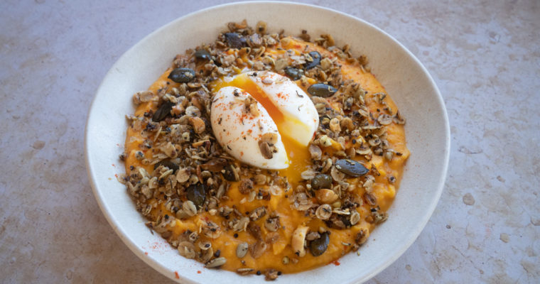Purée doubeurre, œuf mollet et granola