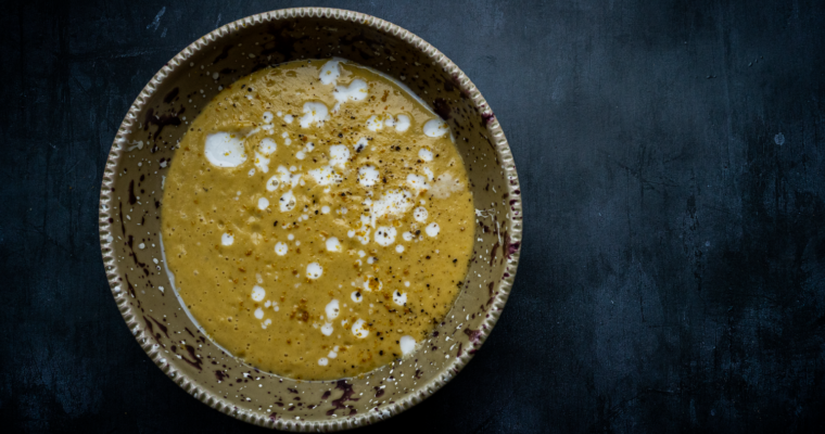 Soupe carottes rôties, lait de coco et curry