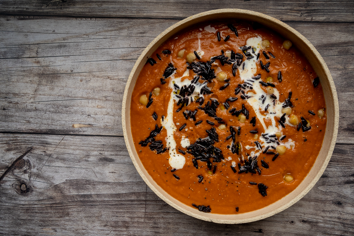 Soupe tomates, lait de coco, gingembre et chili