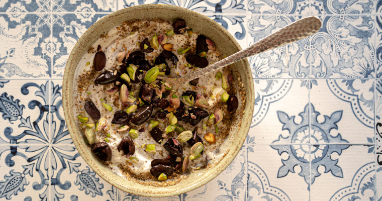 Labneh zaatar et pistaches