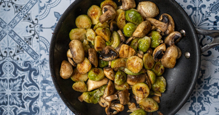 Poêlée champignons et choux de Bruxelles