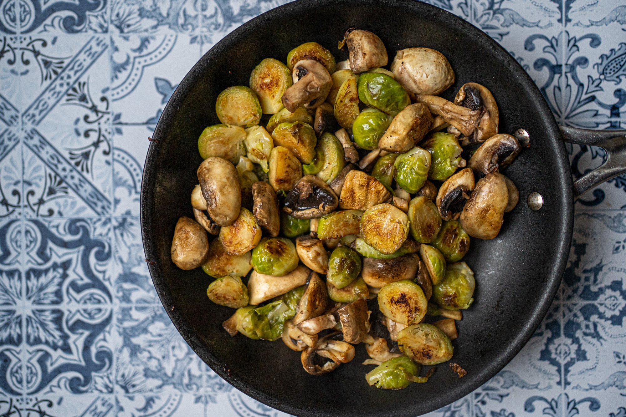 Poêlée champignons et choux de Bruxelles