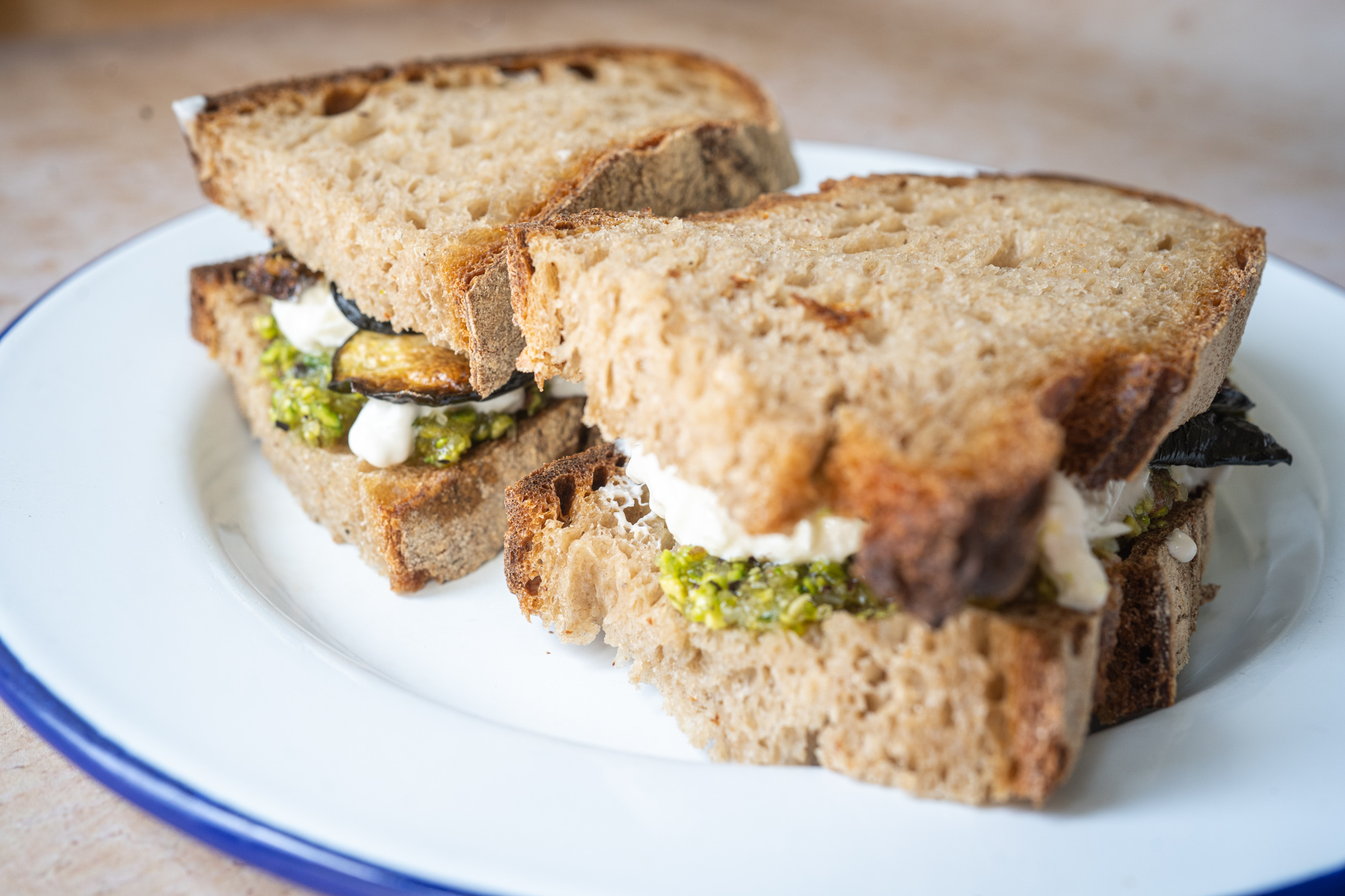 [Sandwich] Courgettes, burrata et pistaches