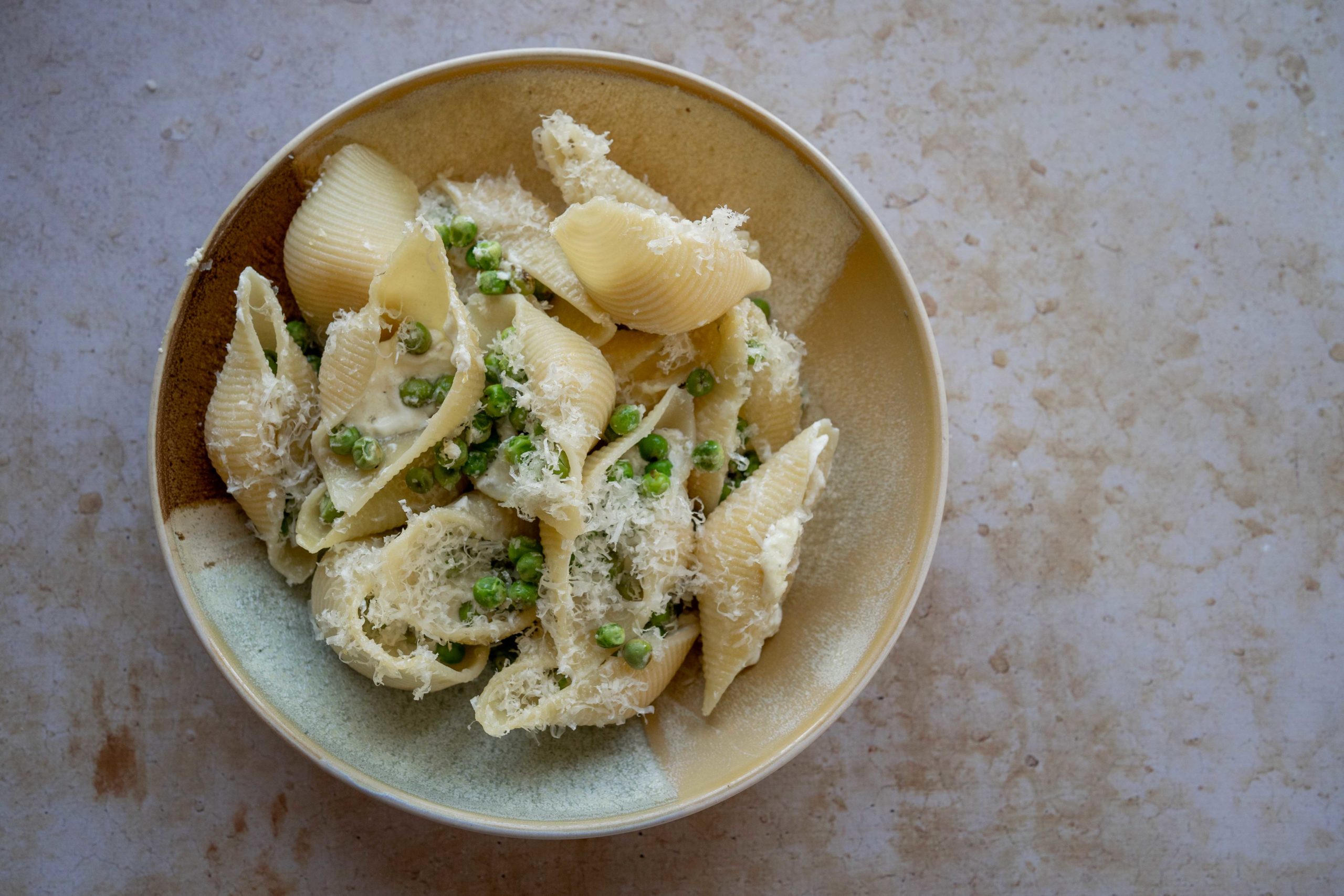 Conchiglioni petits pois et chèvre