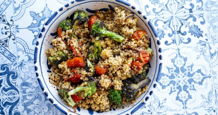 Couscous, brocolis grillés, tomates confites et zaatar