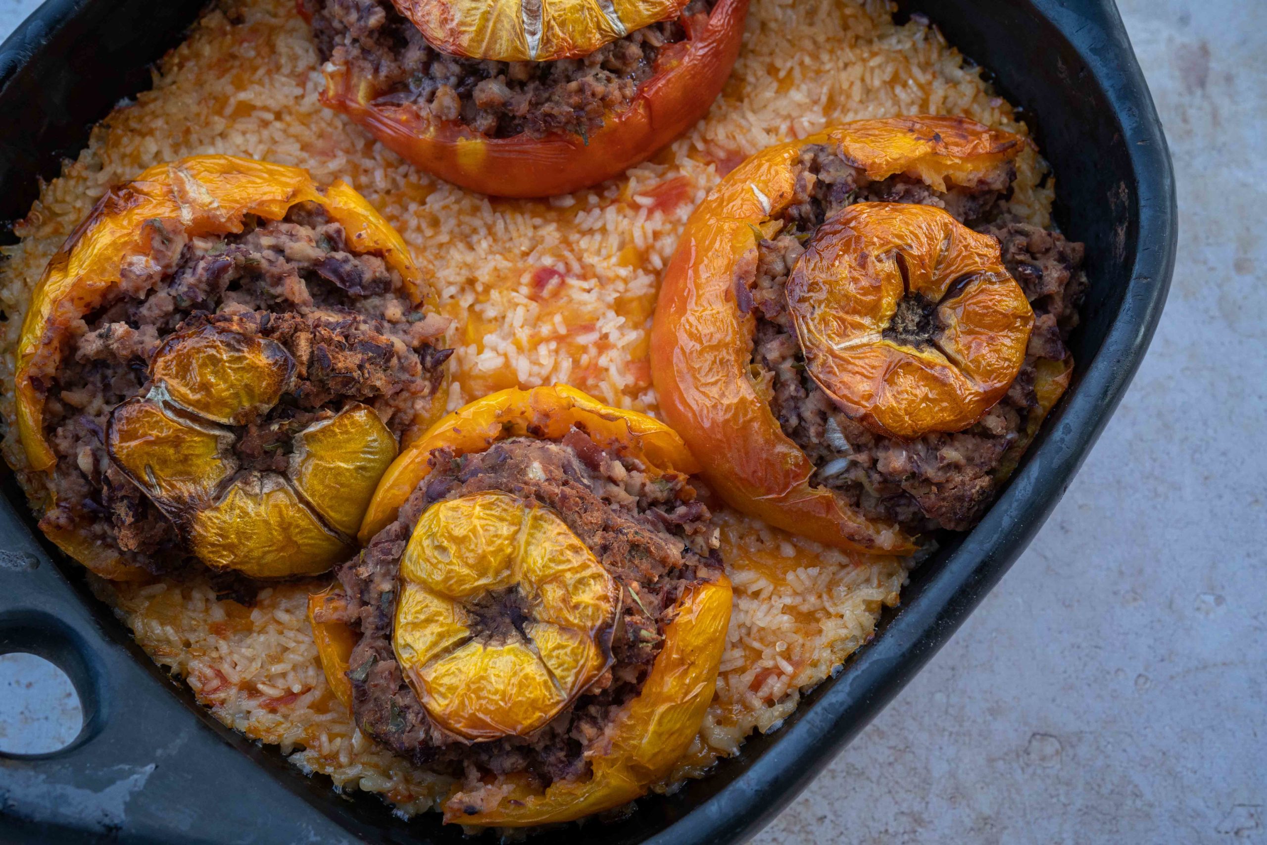 Tomates farcies aux haricots rouges