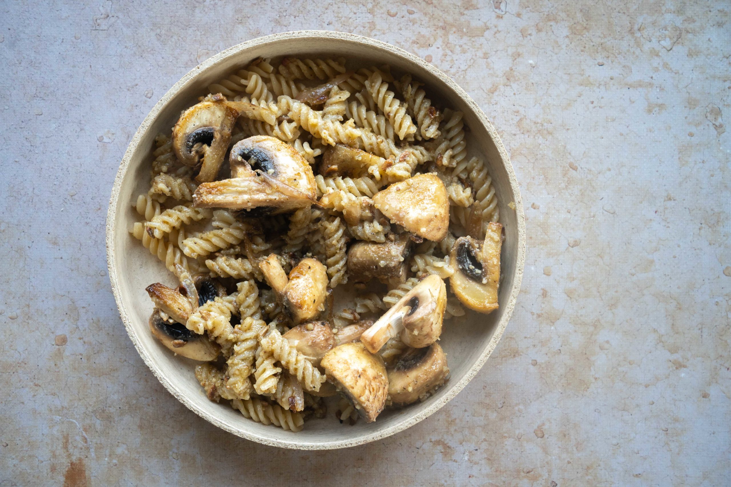 Fusilli champignons et pesto de noix