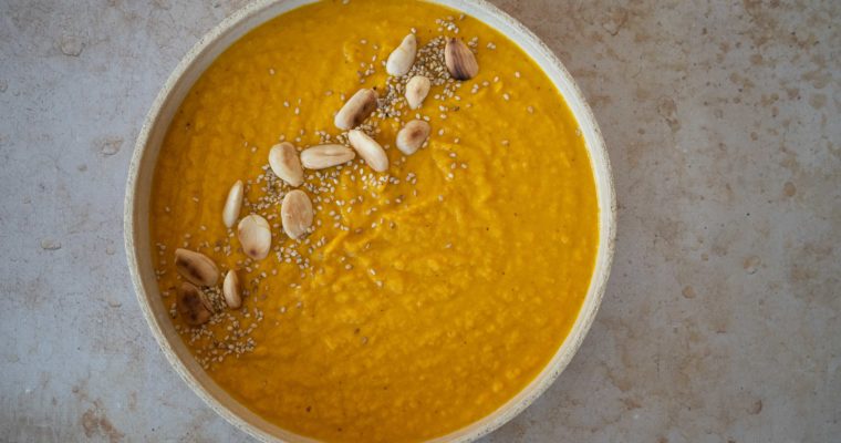 Soupe crémeuse carottes et amandes